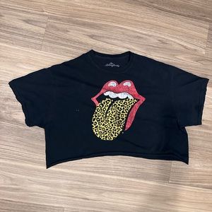 L Rolling Stone crop top 🐯🪩🌀
